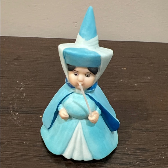 Vintage Disney Porcelain Sleeping Beauty Figurine Set - Picture 10 of 11